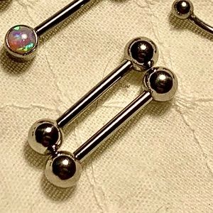 BUNDLE 4 Pieces: 2 Anatometal Barbells and 2 Neometal Titanium Ear Pieces